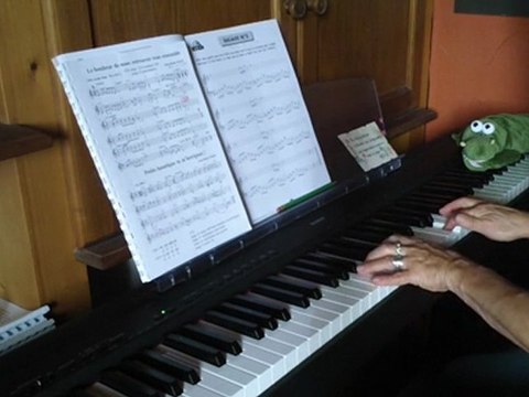 Mélodie UNE DOUCEUR DE VIVRE...Aout 2011....9 mois de piano..