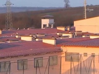 Cezaevi yönetimi kitap yok etti.