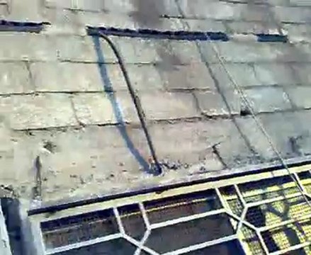 Homs AlBayada Syria . 8,سوريا حمص حي البياضة أثار قصف جامع الإمام النووي من قبل الدبابات والاسلحة الرشاشات 14 رمضان 2011 Syria Homs