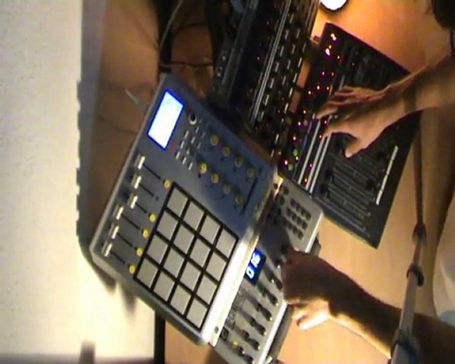 Original  dub dream live machin!!!!!!!!!dub  reggae vibes ariègois 2011