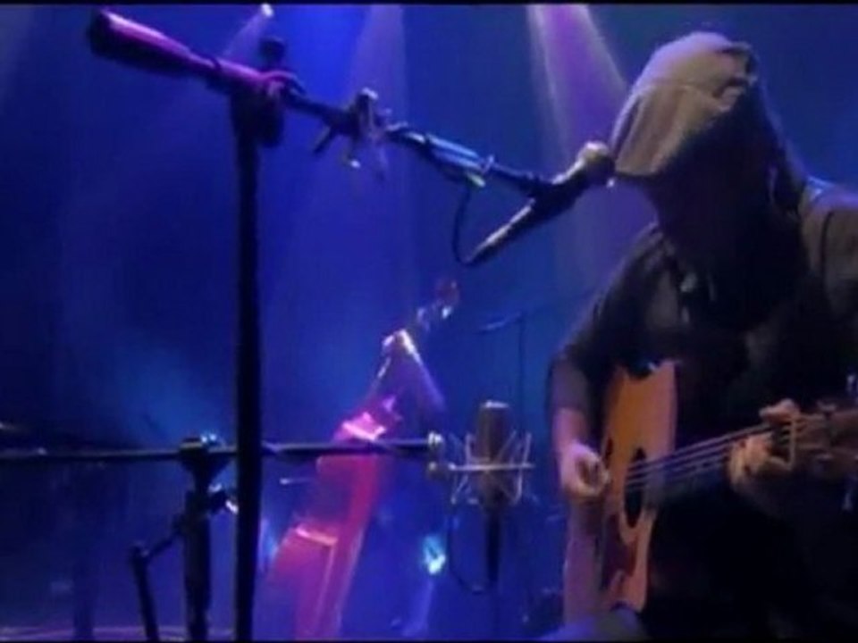 En tus zapatos (Official Vídeo) - Santiago Cruz