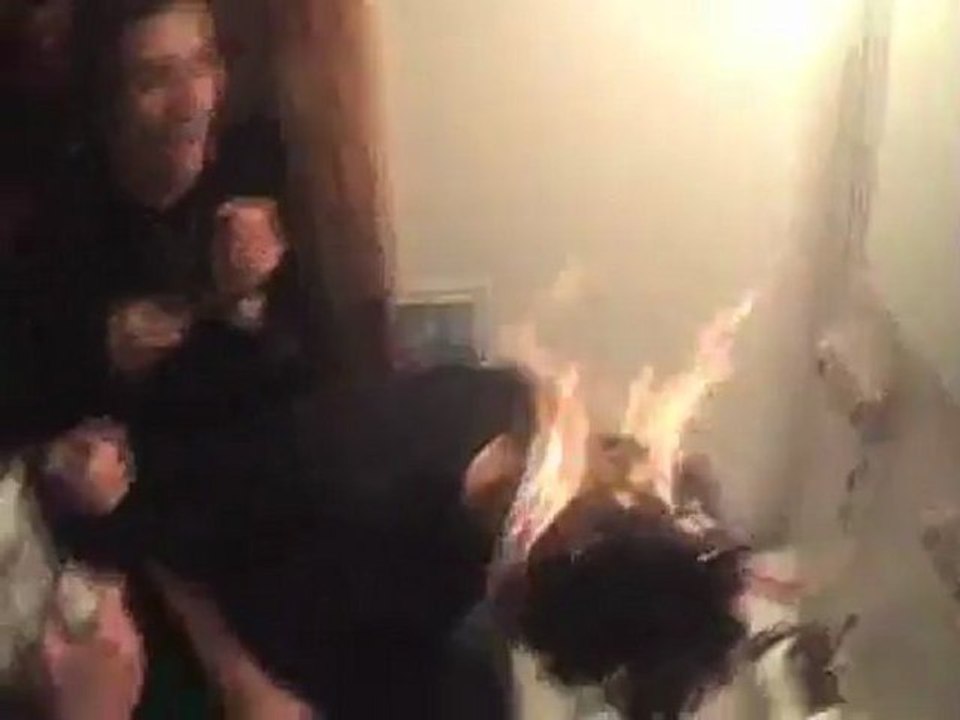 Haare in Brand, aber nicht Fail