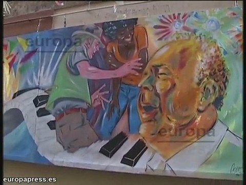 Vecinos decoran sus calles en Gràcia