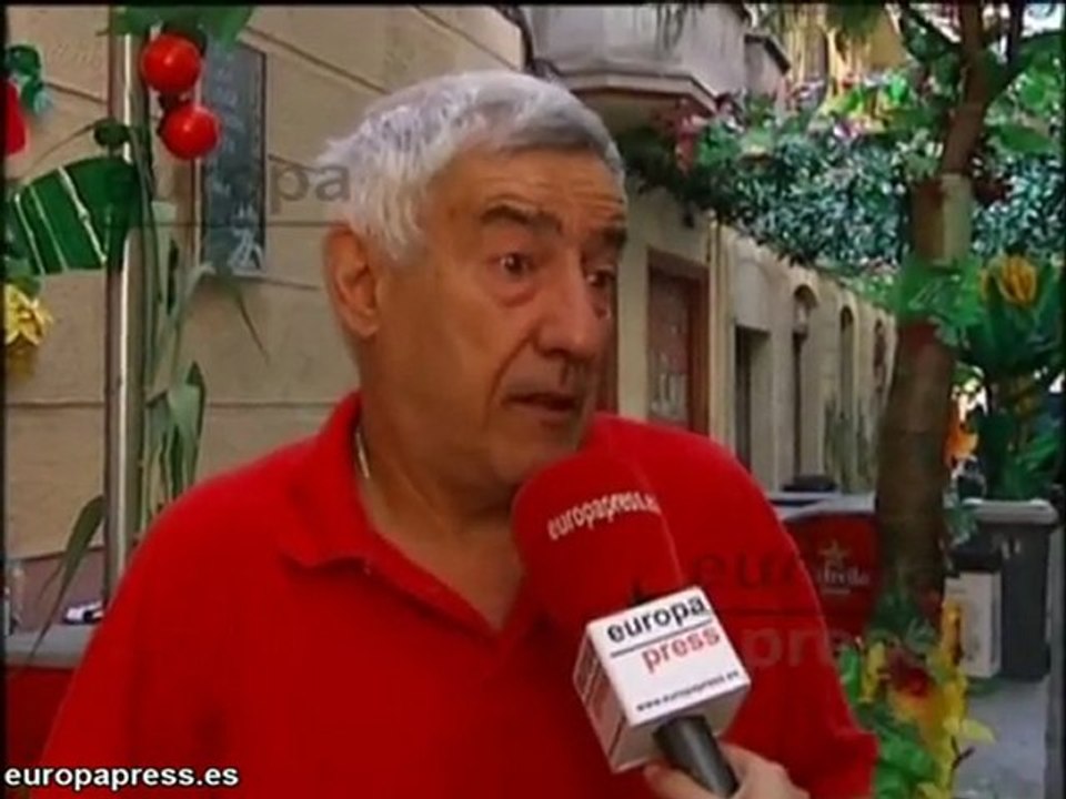 Los vecinos disfrutan de las fiestas de Gràcia