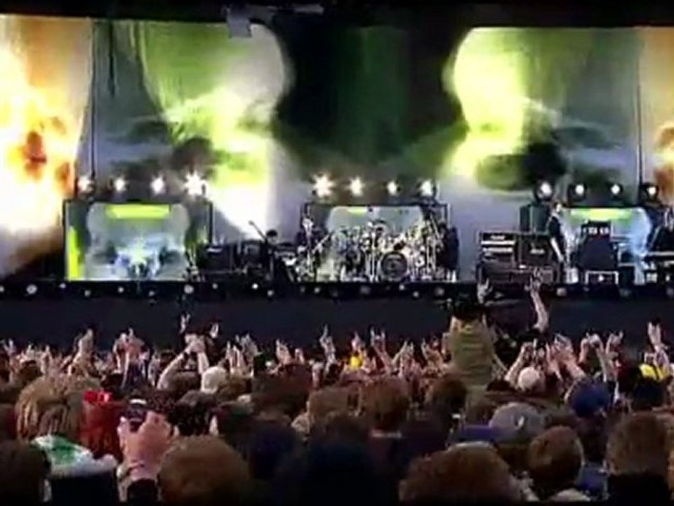 Placebo - Running Up That Hill [live]