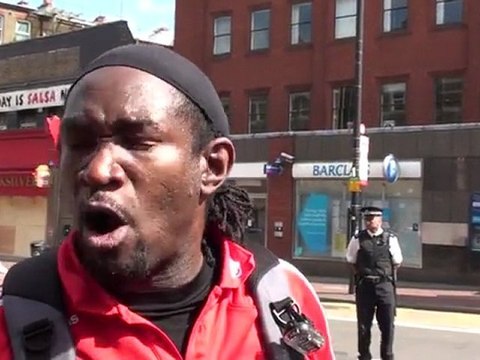 Clapham Junction Man Speaks out Loud about Riots and Police (London)