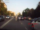 Madhouse Russland - Scooter Passagier bekommt ein knock out