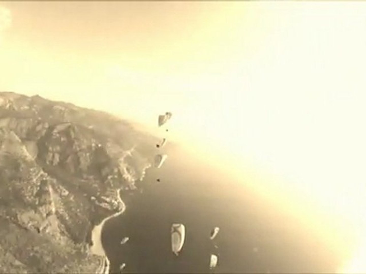 ⁣Theo ánh mặt trời,  paragliding tandem fyl
