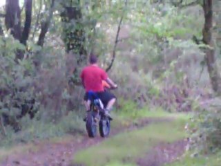 Tom et son papa en moto