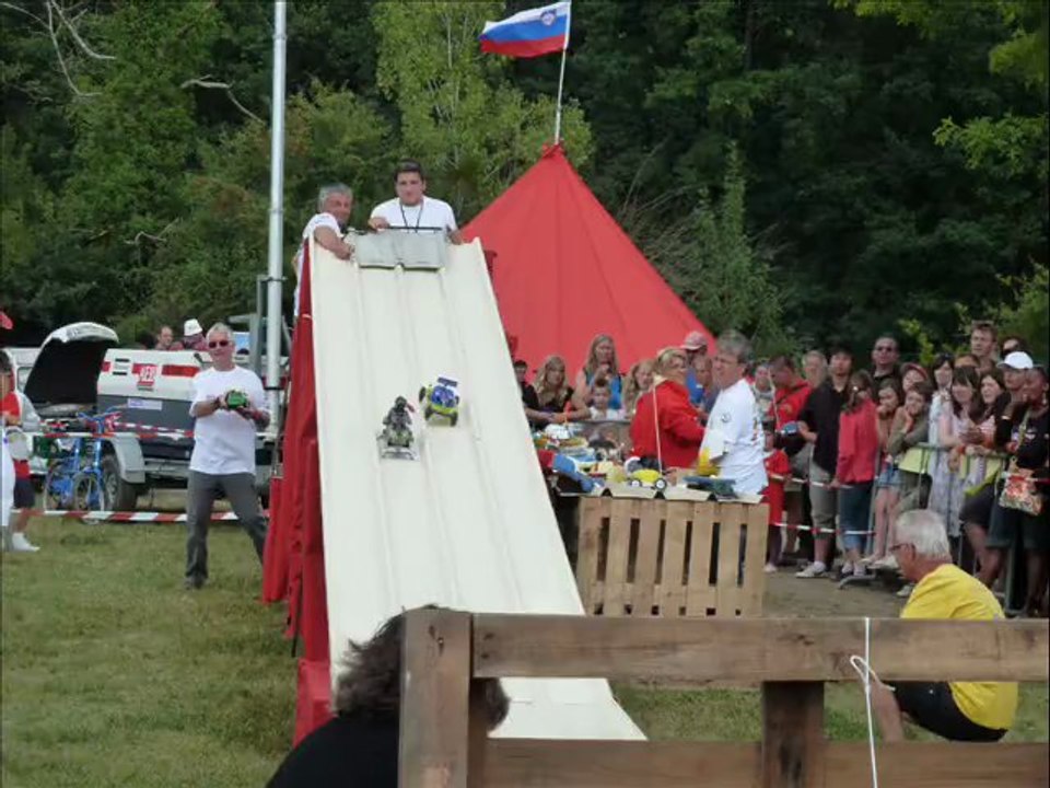 mondiale 2cv a SALBRIS 2011 caches culbuteurs