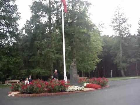 Levée des couleurs. Neuvy sur Barangeon.