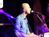 Milow invite des gagnants Universal Mobile à son showcase acoustique