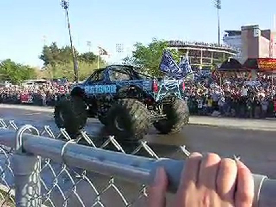 monster truck (2)