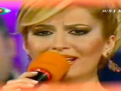 Melda Kuyucu - Sen de git sevme unut kimler unutmadı ki.HD