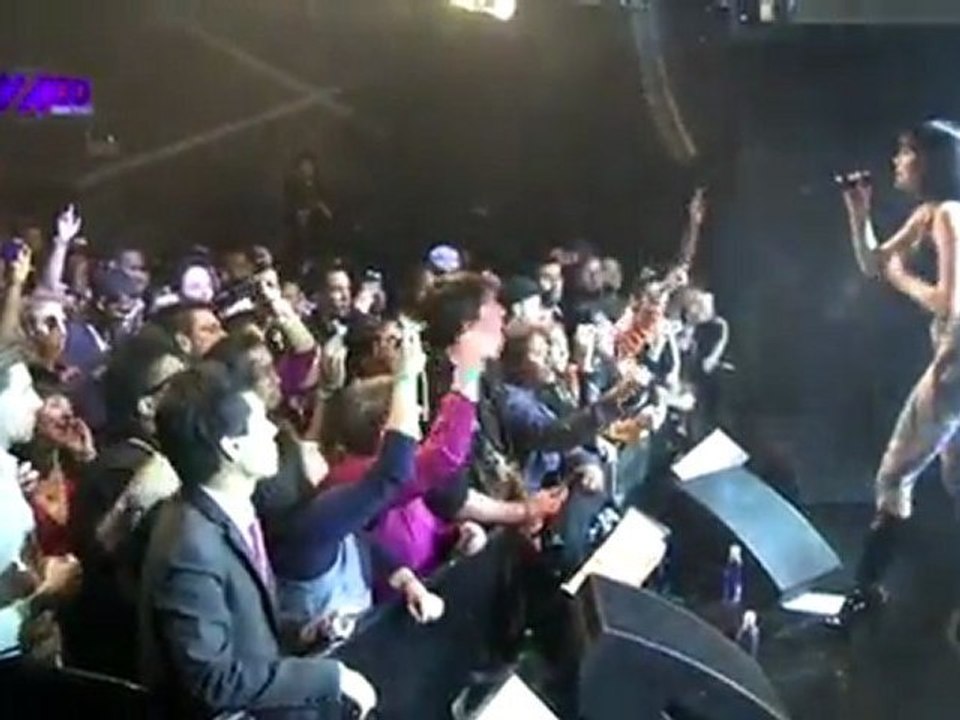 Jessie J Performs _Party In The USA