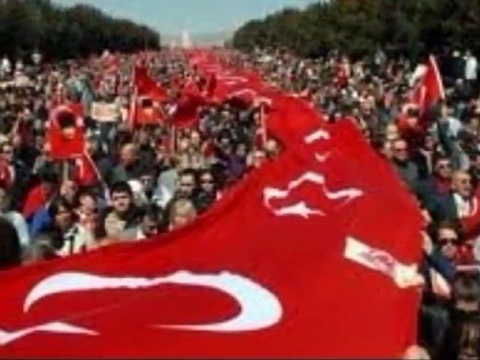 VATANIMIZ İÇİN DUA (GÜLTEN TELLİOĞLU)  Seslikadro.com