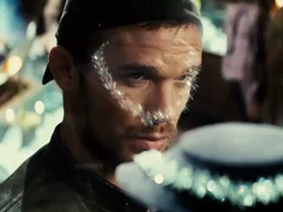 Что скрывает ложь (Trespass) - трейлер