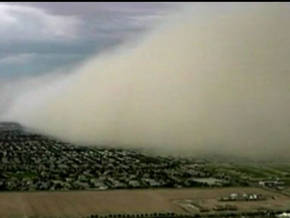 Dust cloud engulfs Phoenix
