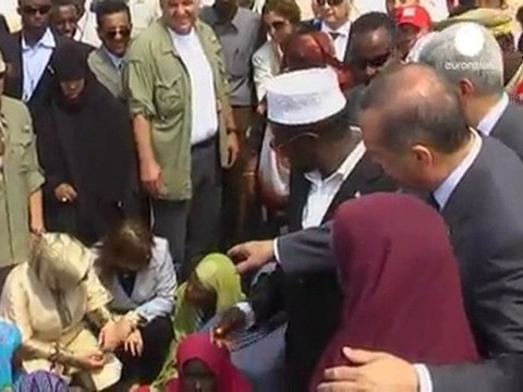 Turkish PM visits famine victims in Somalia