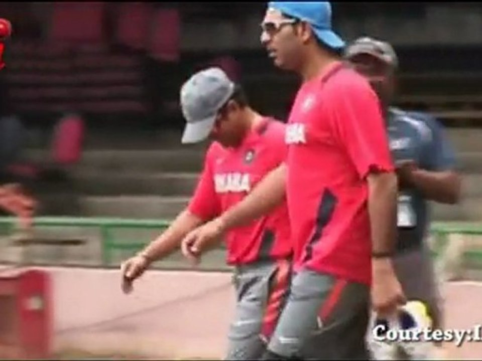 Yuvraj Singh DEFENDS MS Dhoni