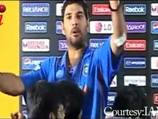 Yuvraj Singh and MS Dhoni CELEBRATE after winning the Cricket World Cup 2011!