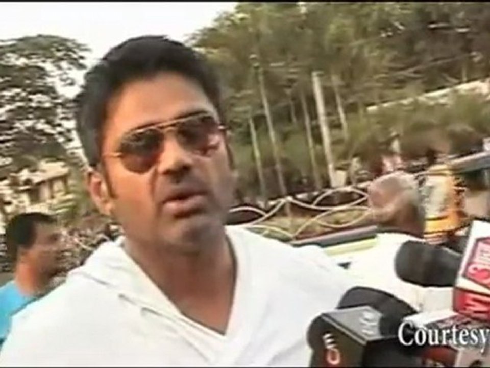 Bollywood MACHO MAN Suniel Shetty GEARS UP : India vs Pakistan
