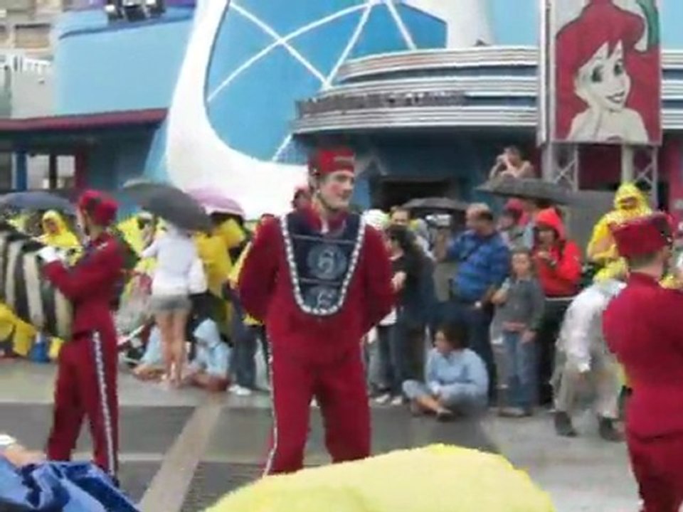 WALT DISNEY STUDIOS DISNEYLAND PARIS : LA PARADE DU CINEMA DISNEY