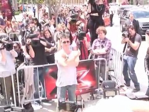 Simon Cowell and Paula Abdul KISS for X Factor