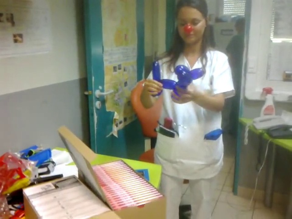 Infirmière bénévole " doc du rire"