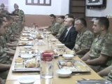 Bakan ''Mehmetçikle'' iftar açtı