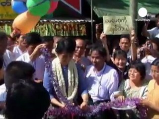 Descargar video: Myanmar: Aung San Suu Kyi incontra il presidente