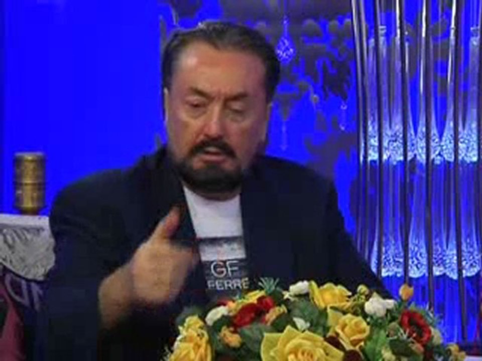 İslam aleminde akan kanın durması için tüm Müslümanların gayret etmesi gerekiyor.