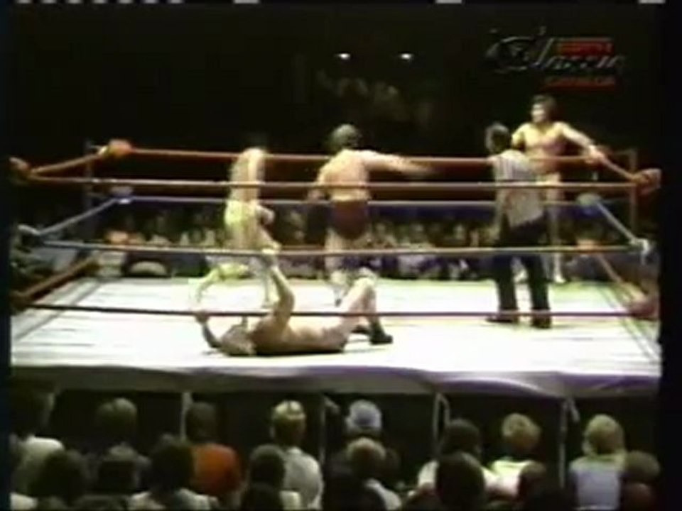 Adrian Adonis & Jesse Ventura VS Greg Gagne & Jim Brunzell