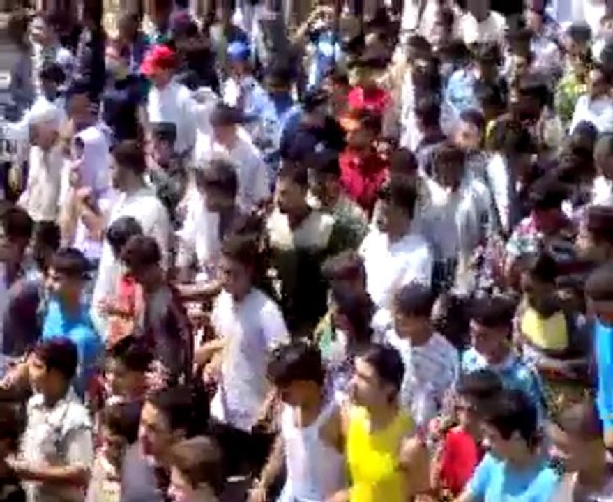 الثورة السورية مدينة حمص حي البياضة جمعة بشائر النصر 19-08-2011  Syria Homs Albayada  big adminstration