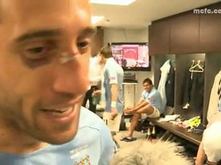 Edin Dzeko in der Umkleide