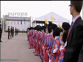 Benedicto XVI: Dejo España contento y agradecido