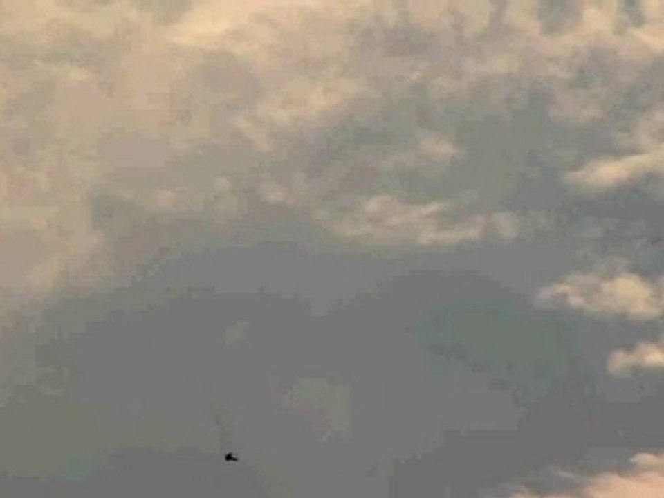 UFO . SHANGHAI . 15.08. 2011