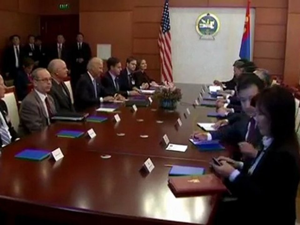 Biden arrives in Mongolia