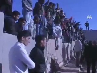 Kaddafi rejimi çöküyor