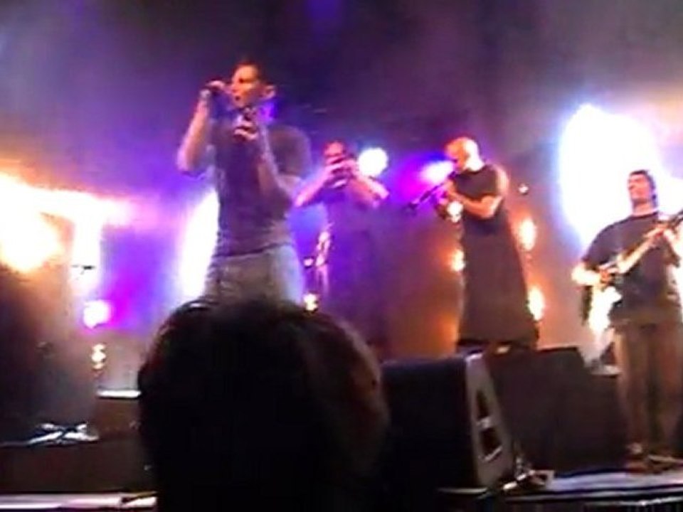 MOV004 con j'pense Manau saint louis