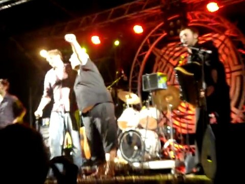 Tournée Générale - Avenue du Dragon - Festival salon des enragés - Rouvres la Chétive - 20.08.11