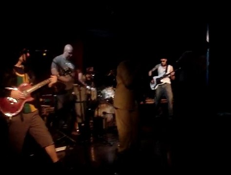 Max Caviar et les Ponchos équitables - LES PONCHOS EQUITABLES