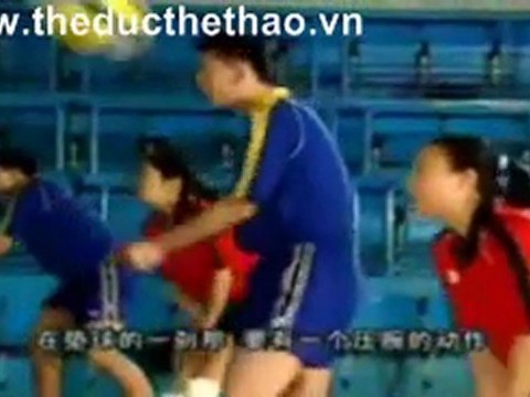 Bóng chuyền - Bài tập chuyền bóng thấp tay