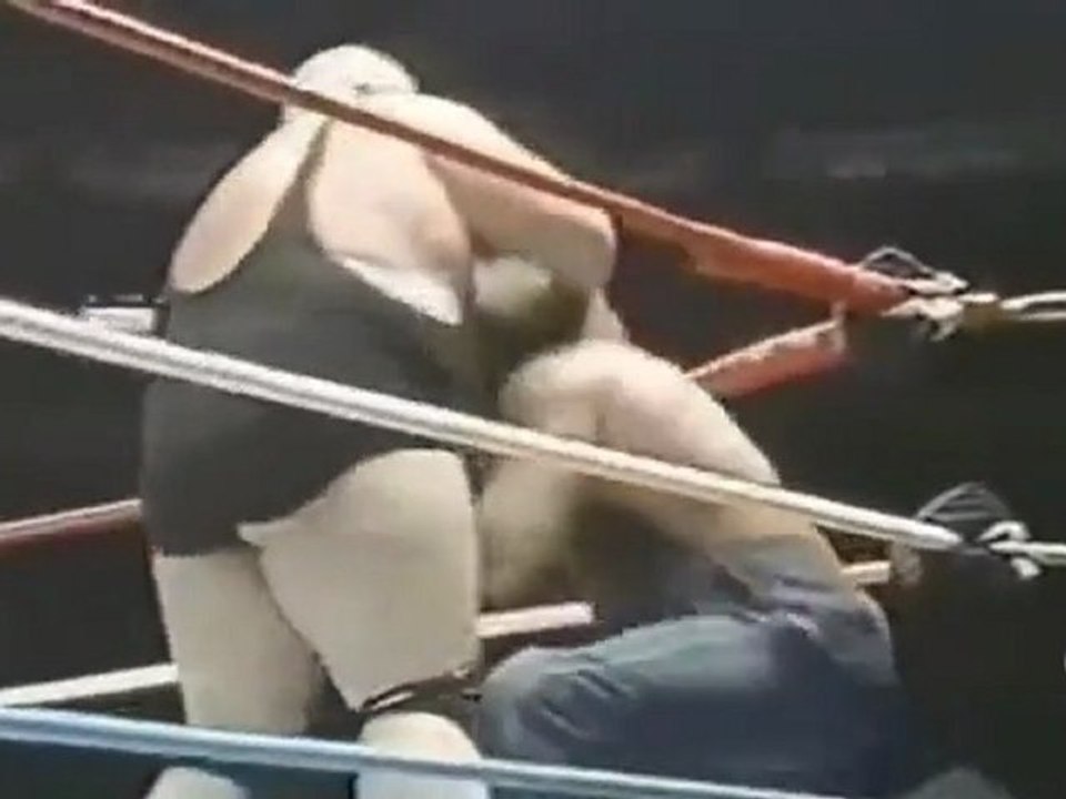 Hillbilly Jim vs. King Kong Bundy