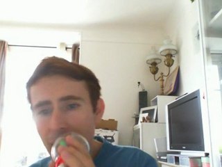 Wiwi égratigne "je t'aime avec ma peau"