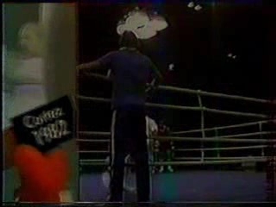 Mike Tyson vs Cortez (Amateur)