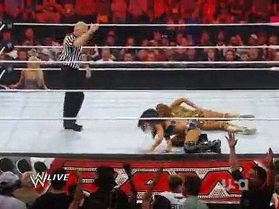 desitvforumz.com.wwe.raw.8.22.11.part_3.hd_720p