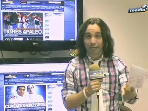 Medio Tiempo: Huevos del Chicken 23/8/2011.mov