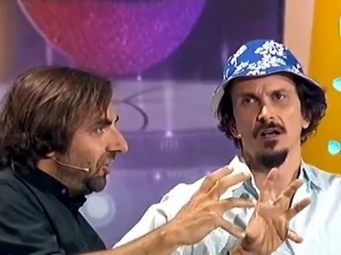 Arnaud Tsamere - Fâcherie avec les amis en pleines vacances