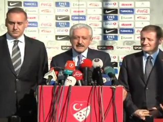 Fenerbahçe ligde kaldı